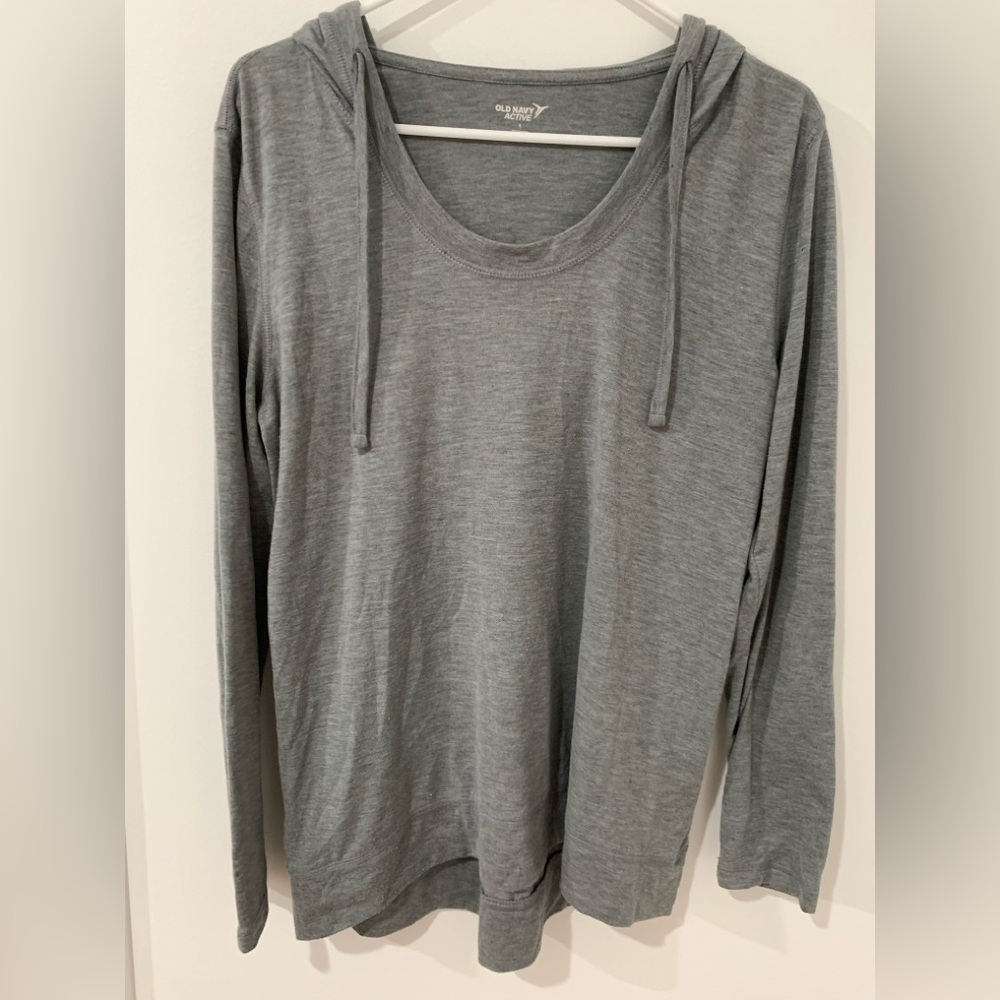 Gray active long sleeve hooded pullover